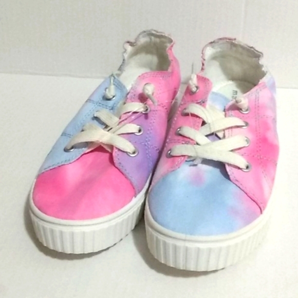 MADDEN GIRL TIE DYED SNEAKERS SIZE 6 NWOT - Picture 2 of 9